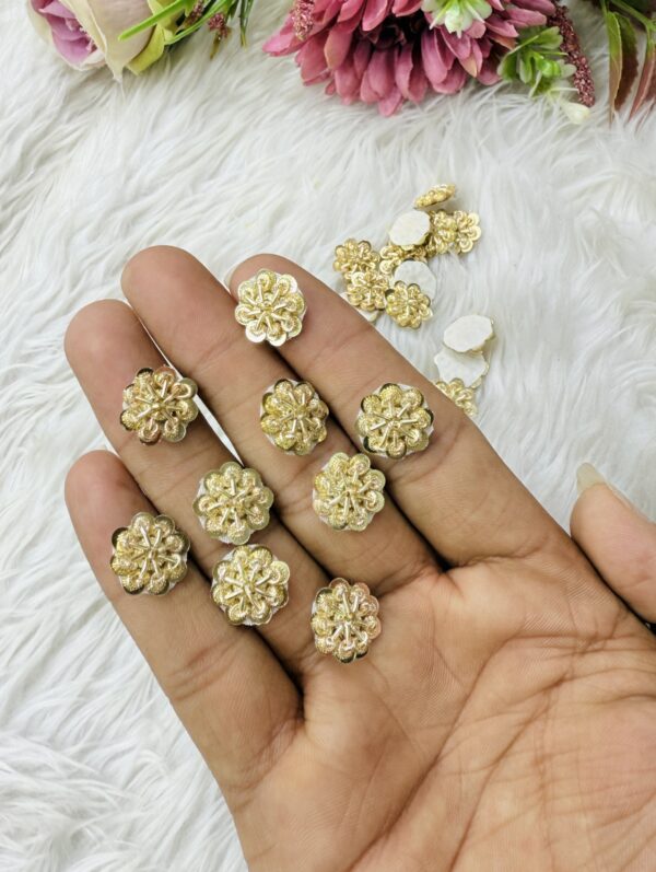 BEAUTIFUL GOLDEN ROUND  HANDMADE ZARDOZI WORK BUTTIES 24 PCS C-05639