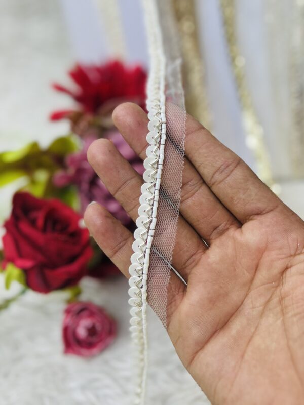 CREAM SEQUENCE HANDMADE BORDER C-003482