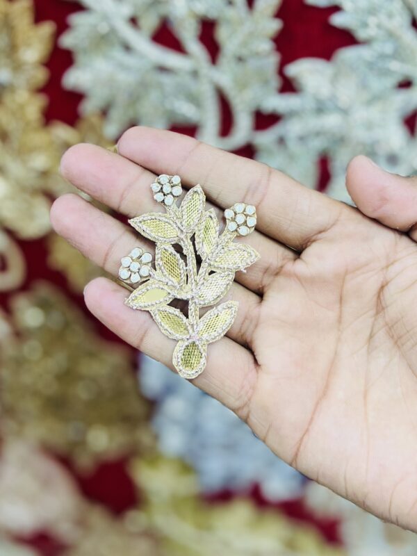 Beautiful Gota Moti Work Flower Patch C-005830